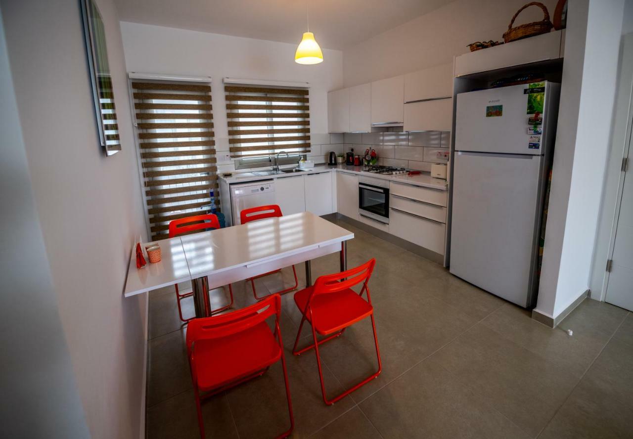 Milos Park Home - Alsancak Karavas  Luaran gambar