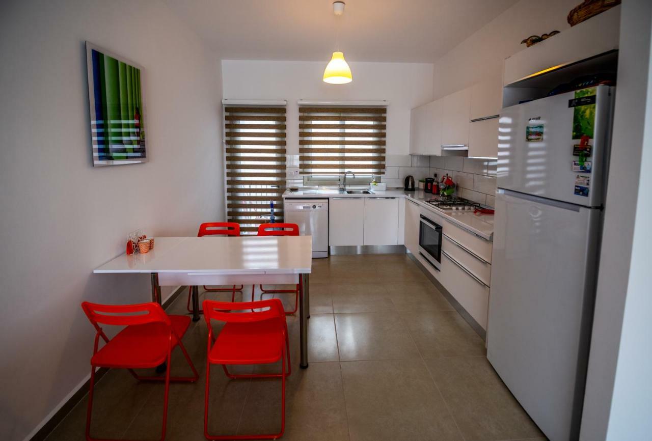Milos Park Home - Alsancak Karavas  Luaran gambar